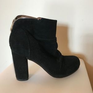 Wittner Zip Suede Booties